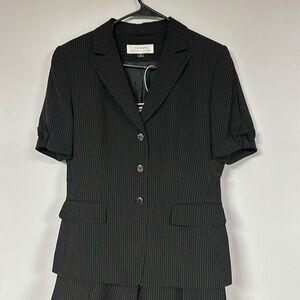 Tahari ASL Women’s Black Pinstripe Short Sleeve 2 Piece Suit Pantsuit , 10, ECU